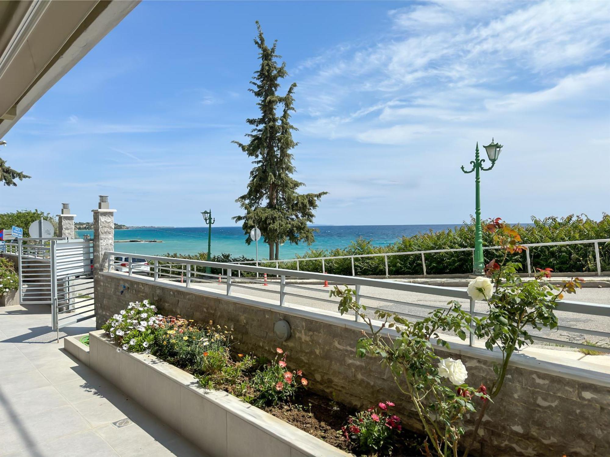 Blue Horizon 6 Apartment Nea Kallikrateia Bagian luar foto