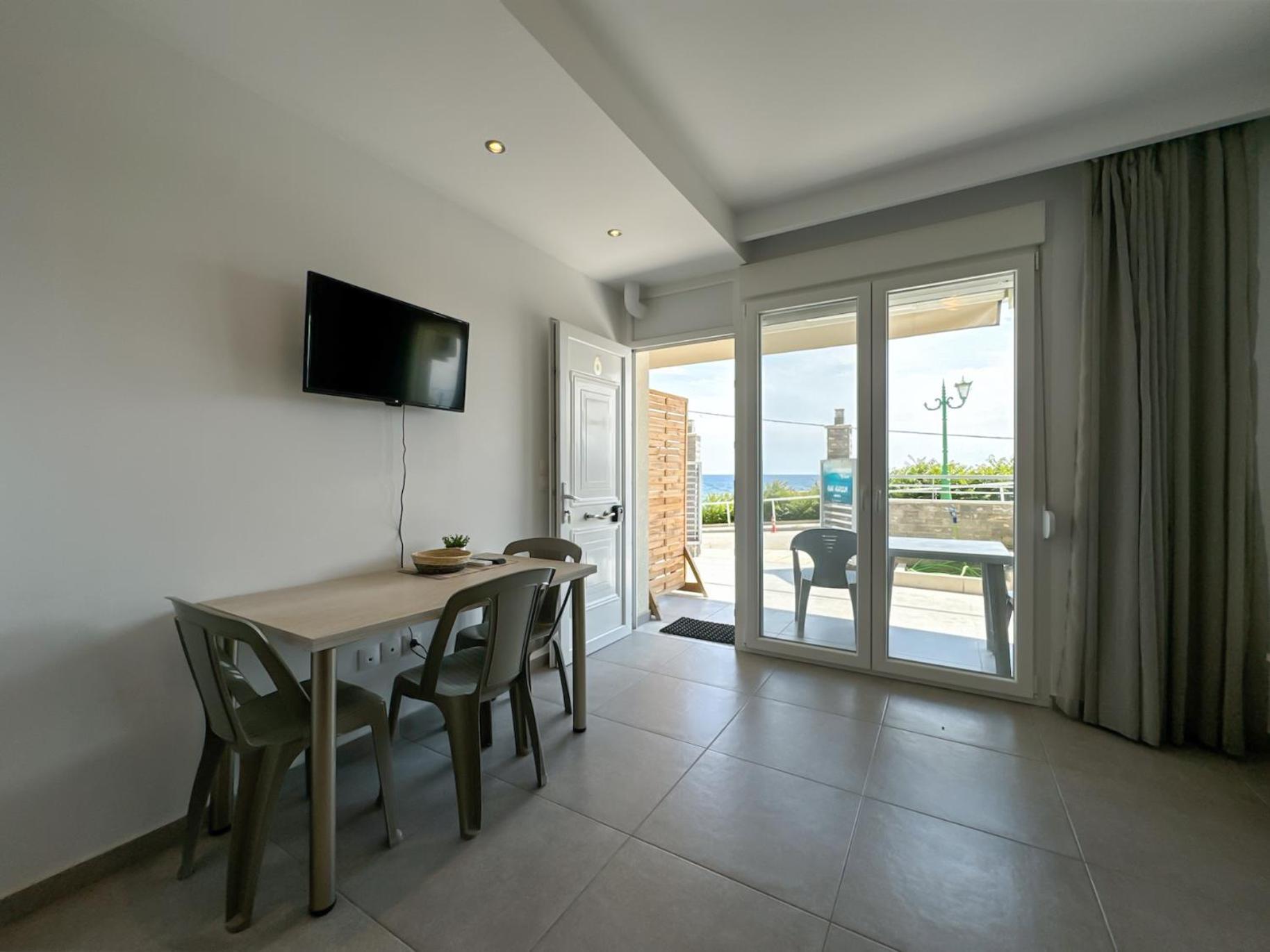 Blue Horizon 6 Apartment Nea Kallikrateia Bagian luar foto