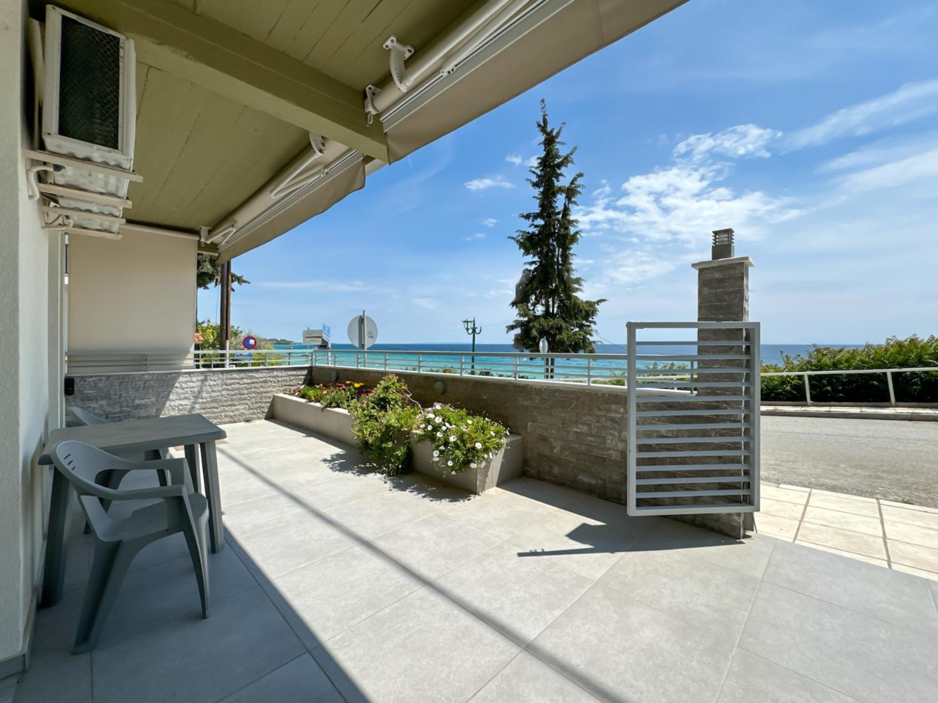 Blue Horizon 6 Apartment Nea Kallikrateia Bagian luar foto