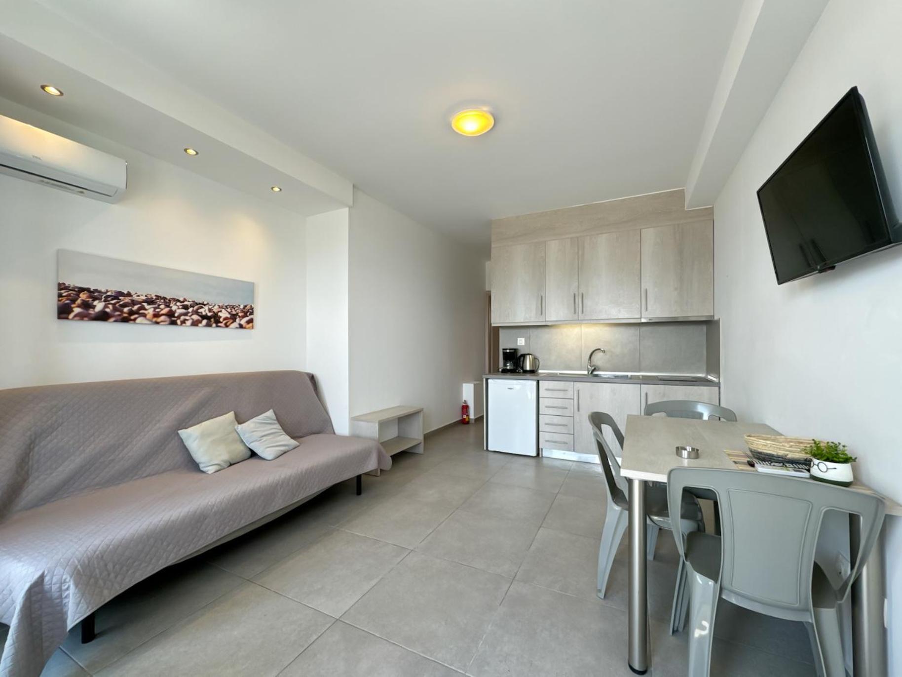 Blue Horizon 6 Apartment Nea Kallikrateia Bagian luar foto